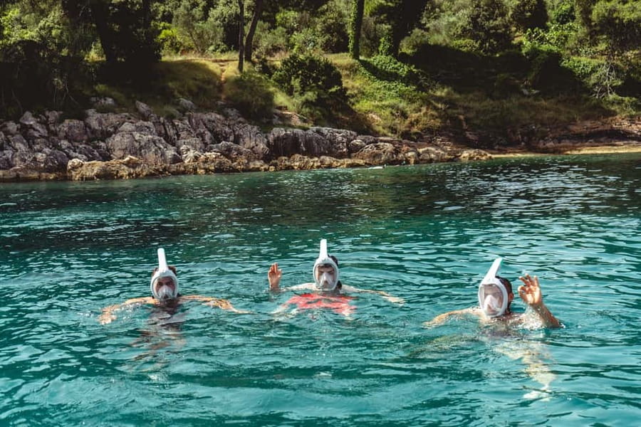 Zadar: 3 Islands Luxury Boat Tour with Aperol Spritz - Leaving Zadar with the Old Town in view