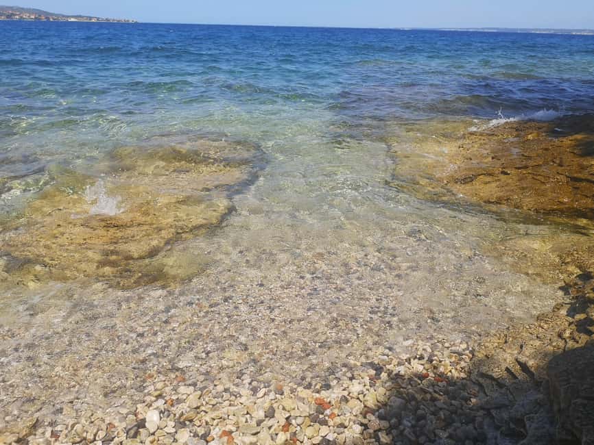 Zadar: 3-Stop Blue Lagoon & Snorkeling Cruise with Drinks - The speedboat ride and the people on board
