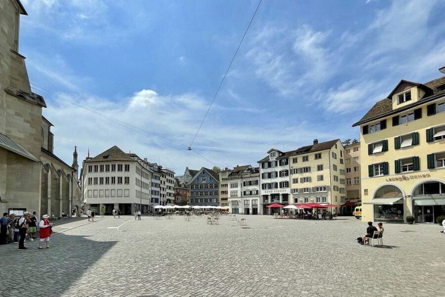 Zurich: City Tour, Cruise, and Lindt Home of Chocolate Visit - Lindt Home of Chocolate and the famous fountain